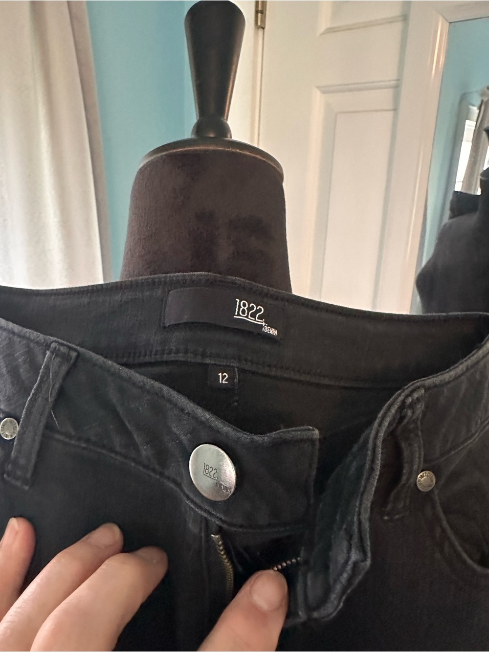 1822 Denim Black High-Rise Jeans